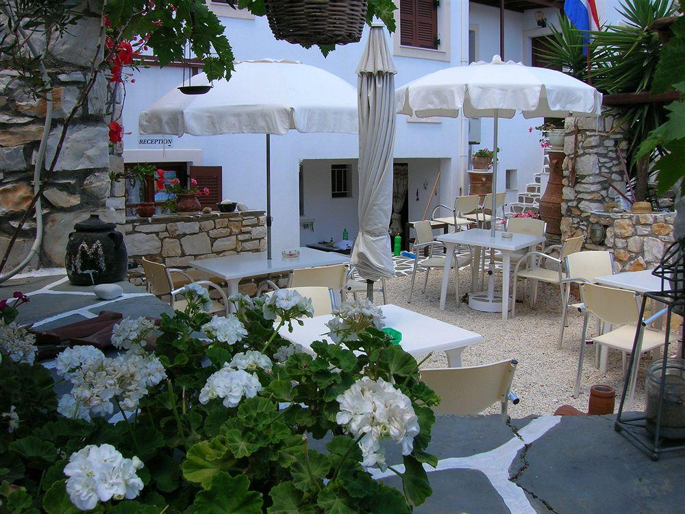 Sunset Studios And Apartments For Adults Over 21 Only Науса Экстерьер фото