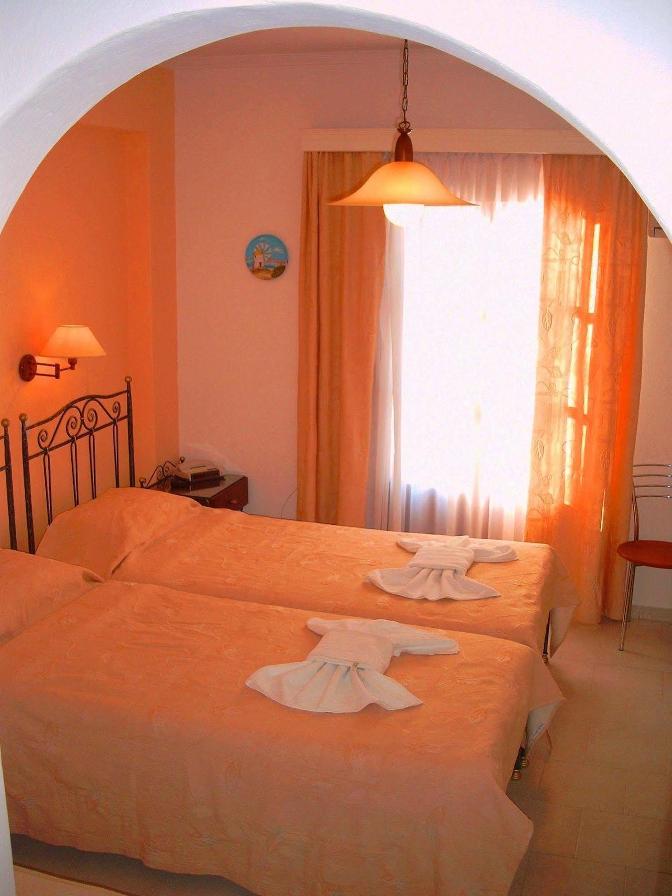 Sunset Studios And Apartments For Adults Over 21 Only Науса Экстерьер фото