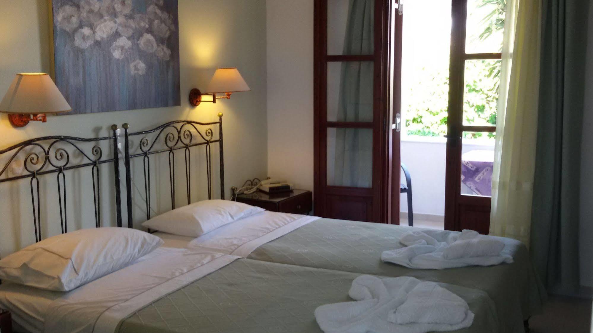 Sunset Studios And Apartments For Adults Over 21 Only Науса Экстерьер фото