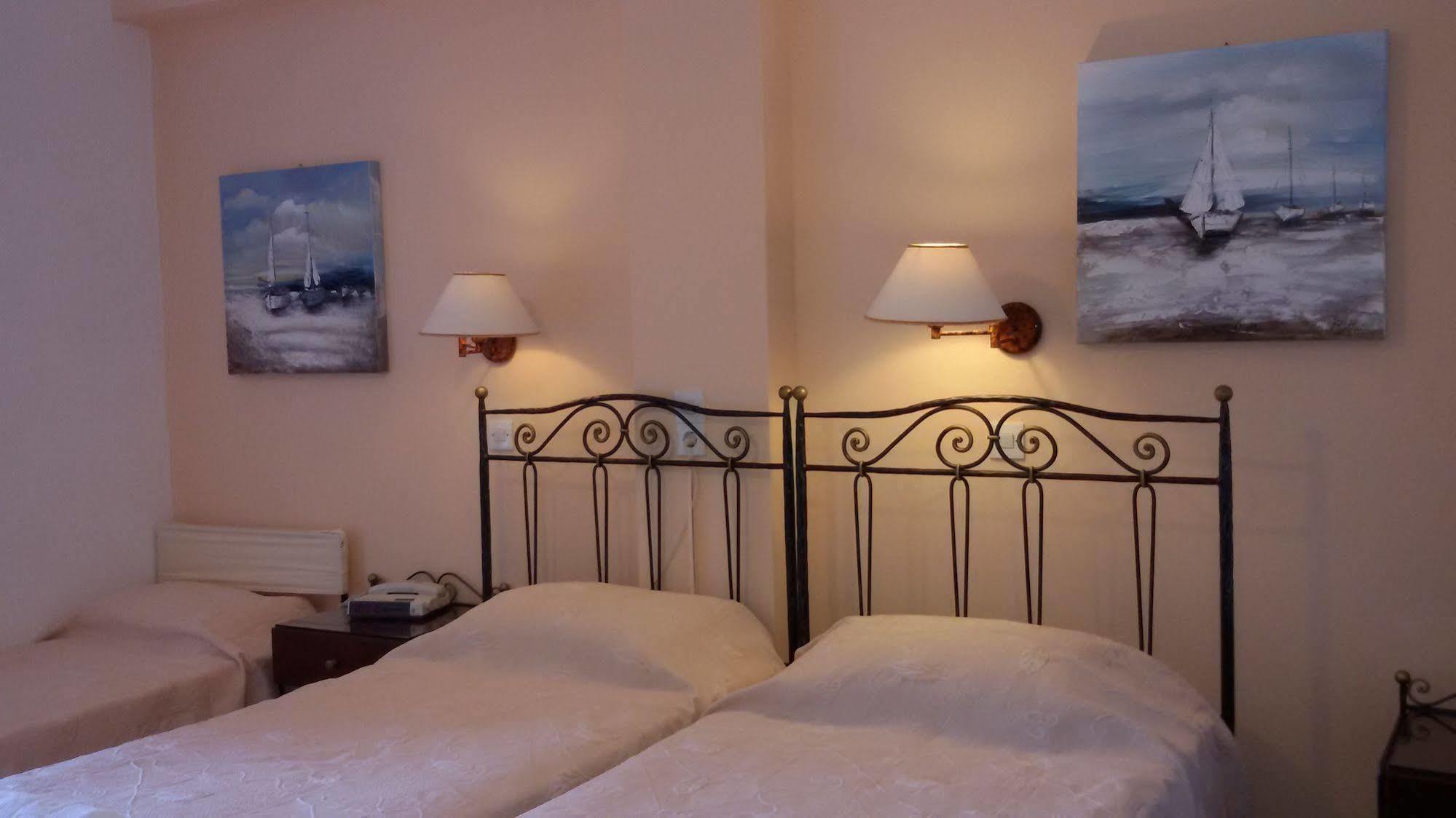 Sunset Studios And Apartments For Adults Over 21 Only Науса Экстерьер фото